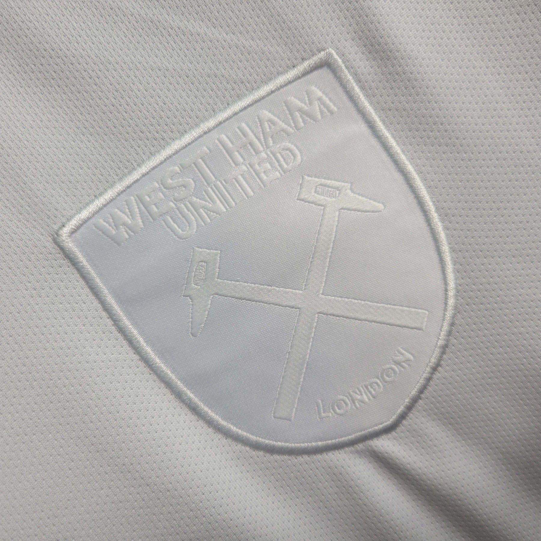 Camisa West Ham Away 2023/24 - Umbro Torcedor Masculina - Branca/Vermelha