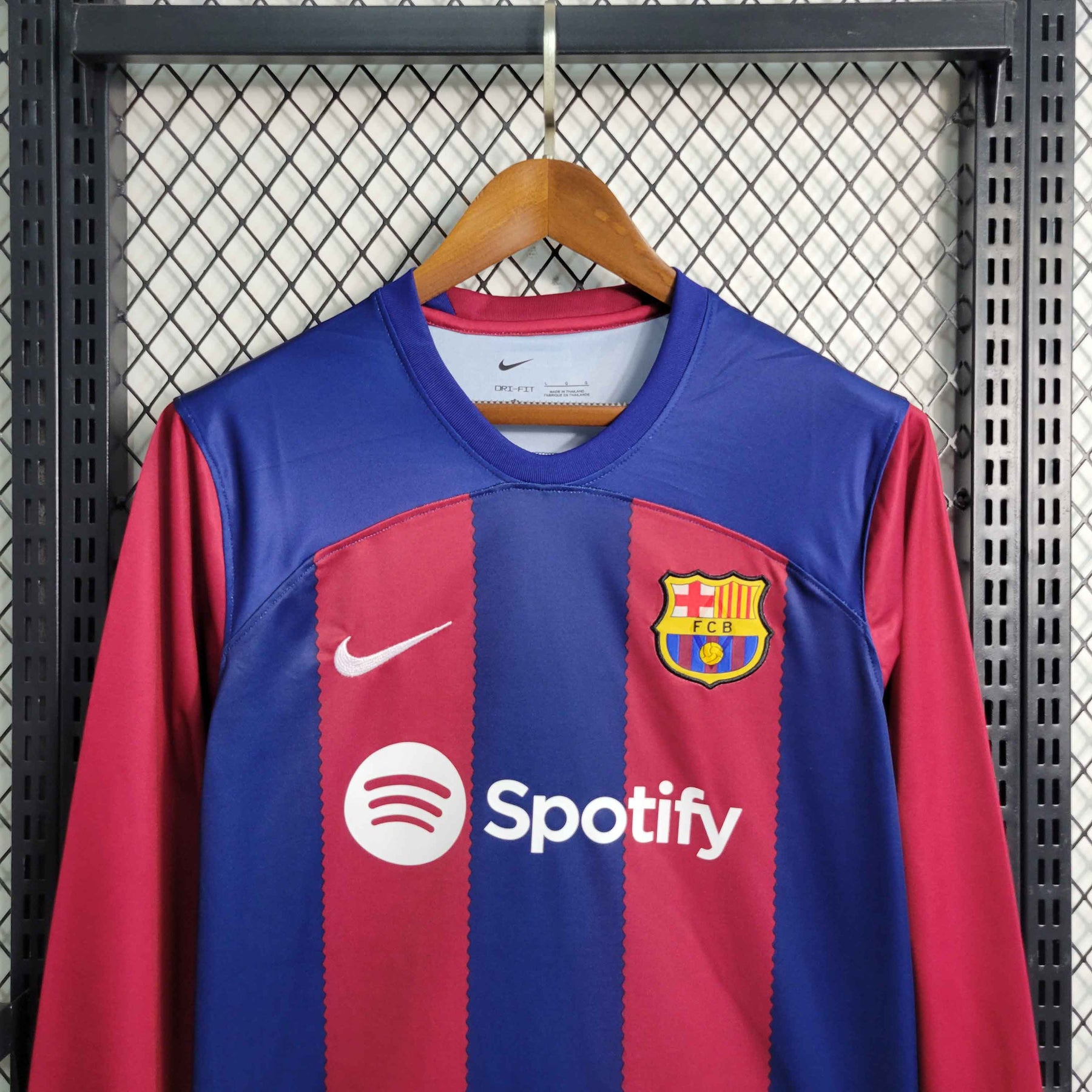 Camisa Barcelona Manga Longa Home 2023/24 - Nike Torcedor Masculina - Azul/Vermelha