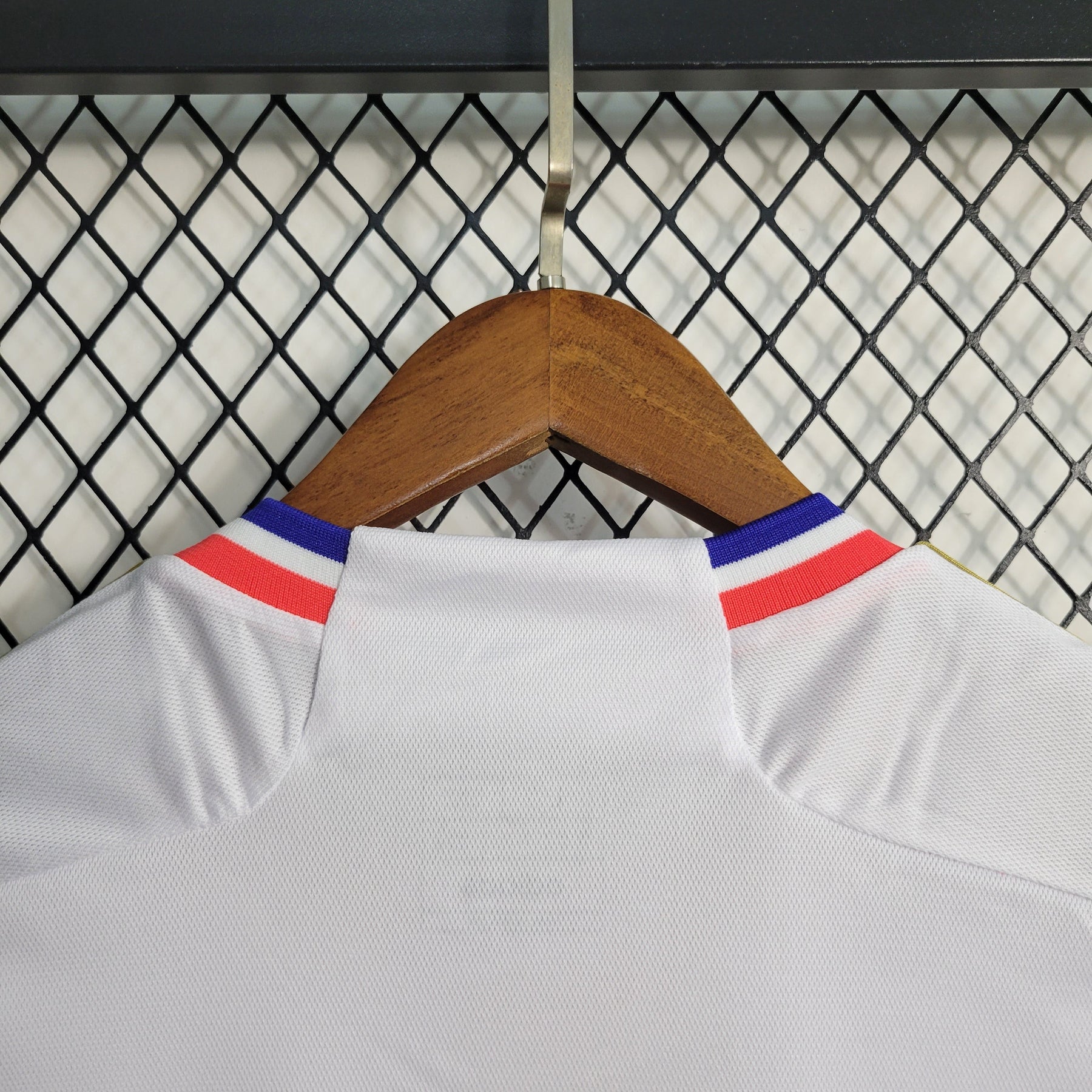 Camisa Lyon Home 2023/24 - Adidas Torcedor Masculina - Branca/Dourada