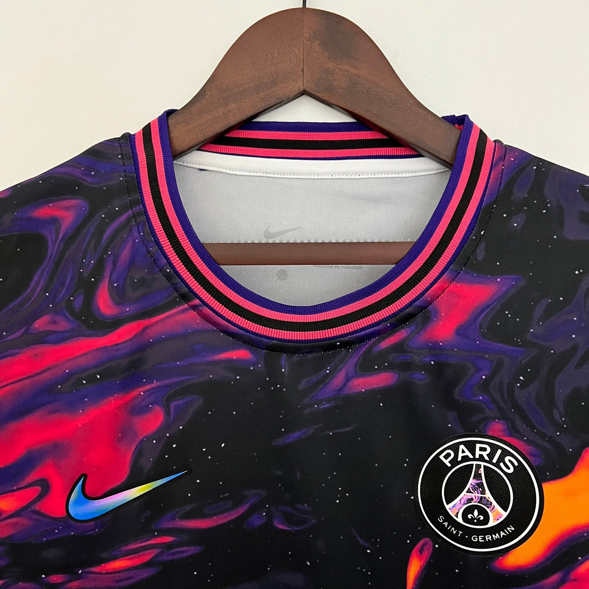 Camisa PSG Edição Especial 2023/24 - Nike Torcedor Masculina - Preta/Laranja