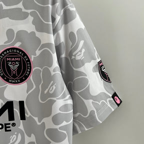 Camisa Inter Miami Edição Especial Bape 2023/24 - Bape Torcedor Masculina - Cinza/Branca