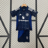 Kit Infantil Manchester United Away 2024/25 - Adidas Torcedor - Azul