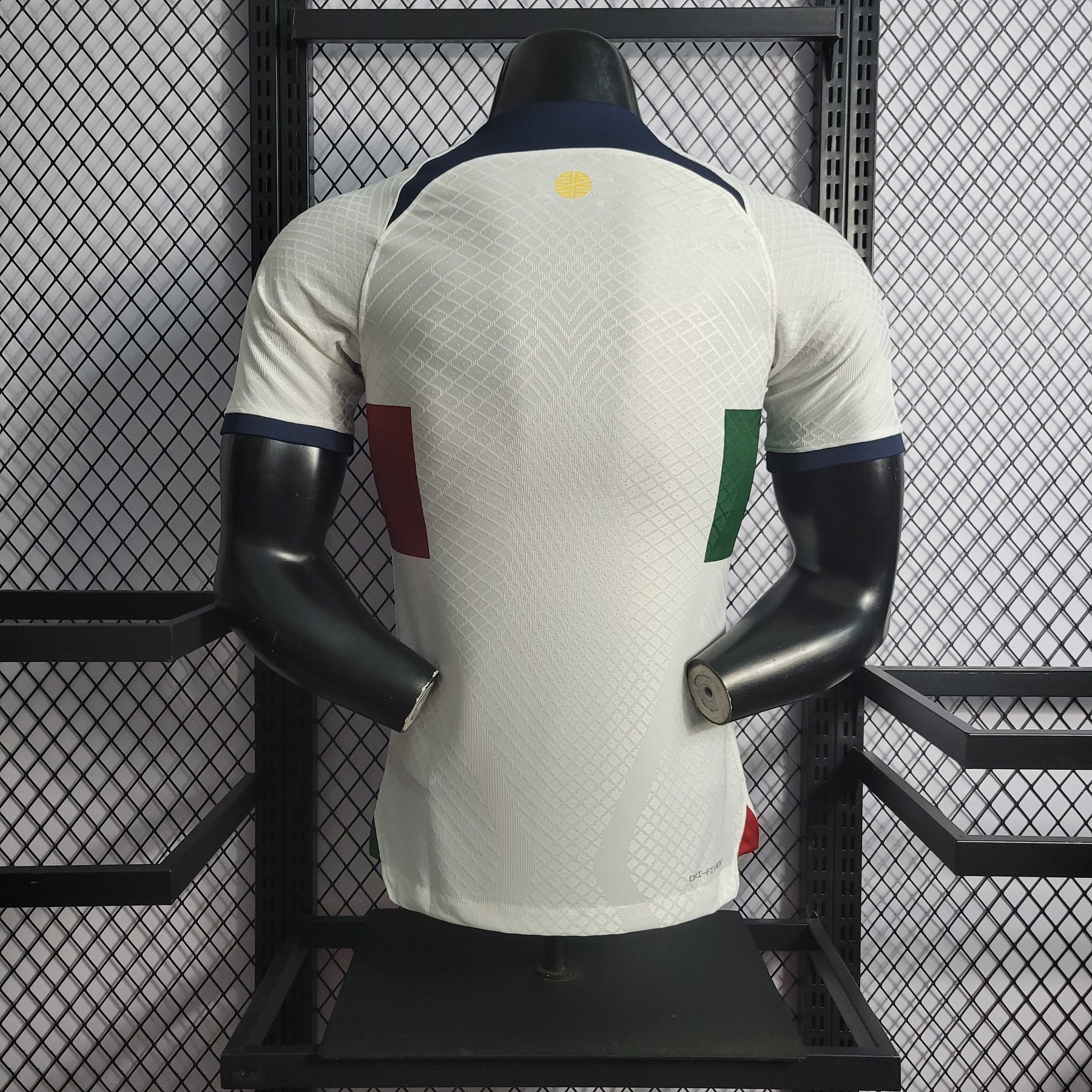 Camisa Seleção Portugal Away 2022/23 - Nike Jogador Masculina - Branca/Vermelha/Verde