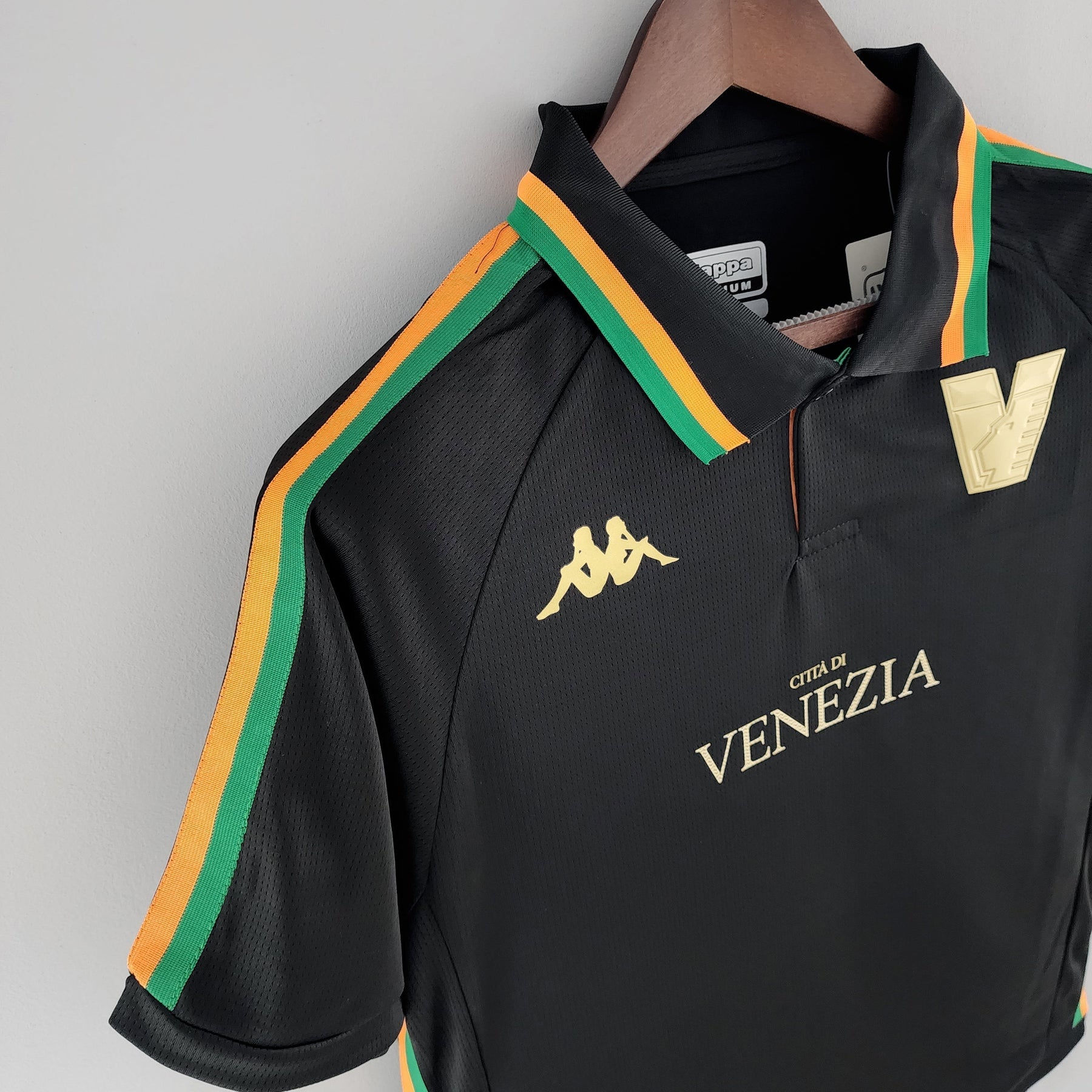 Camisa Venezia Home 2022/23 - Kappa Torcedor Masculina - Preta/Dourada