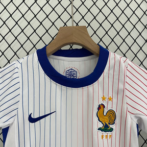 Kit Infantil Seleção França Away 2024/25 - Nike Torcedor - Branca/Azul