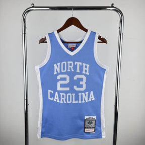 Regata Carolina do Norte Retrô Mitchell & Ness 1983/1984 Michael Jordan Azul