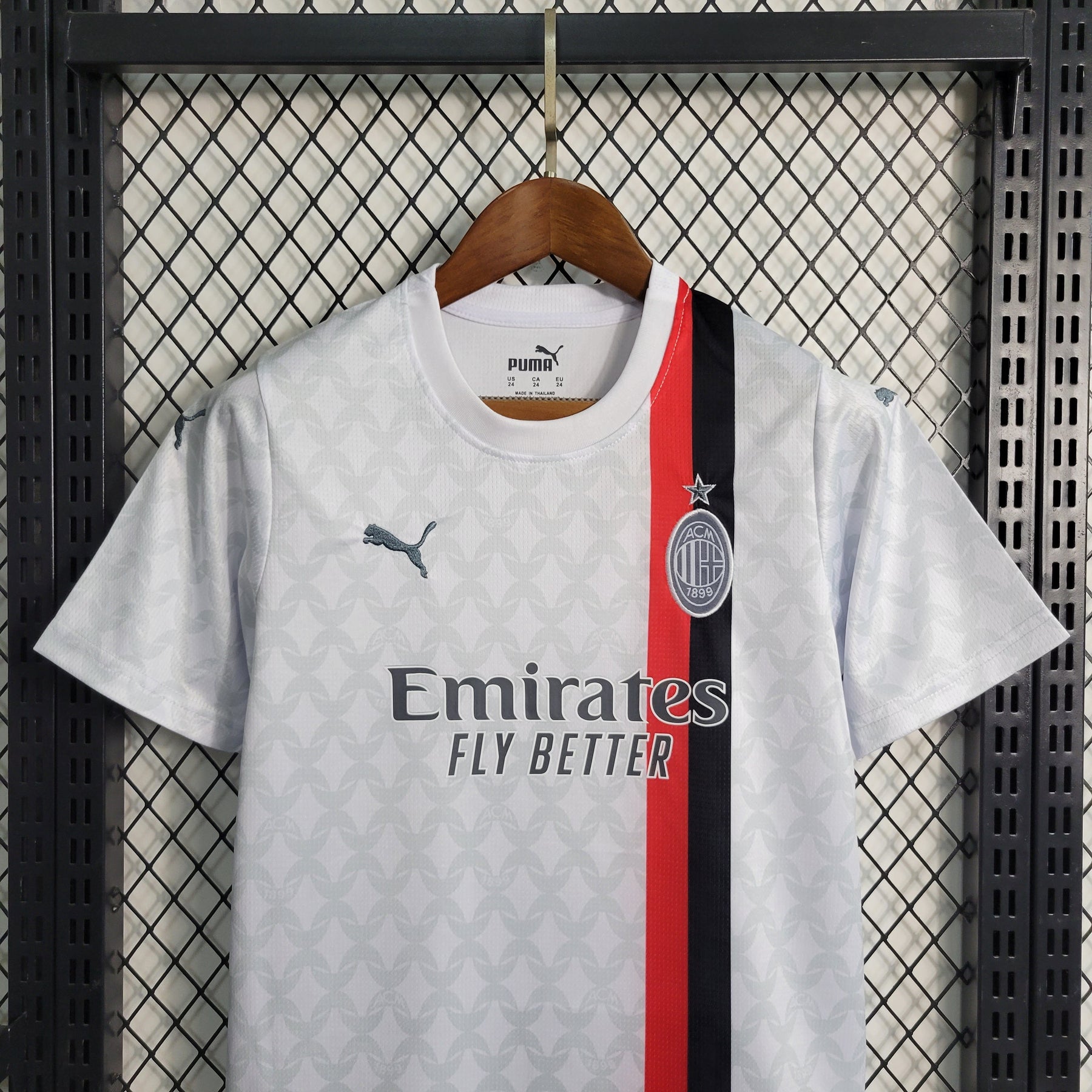 Kit Infantil AC Milan Away 2023/24 - Puma Torcedor - Branca/Vermelha