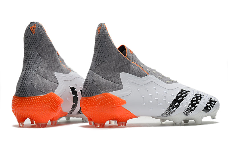 Chuteira Adidas Predator Freak + White Spark