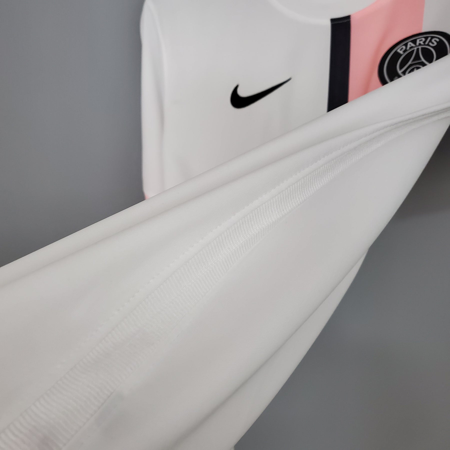 Camisa PSG Away 2021/22 - Nike Torcedor Masculina - Branca/Rosa