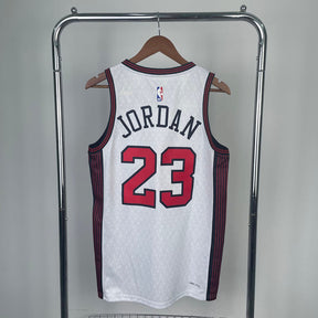 Regata NBA Chicago Bulls City Edition 22/23 Michael Jordan Branca