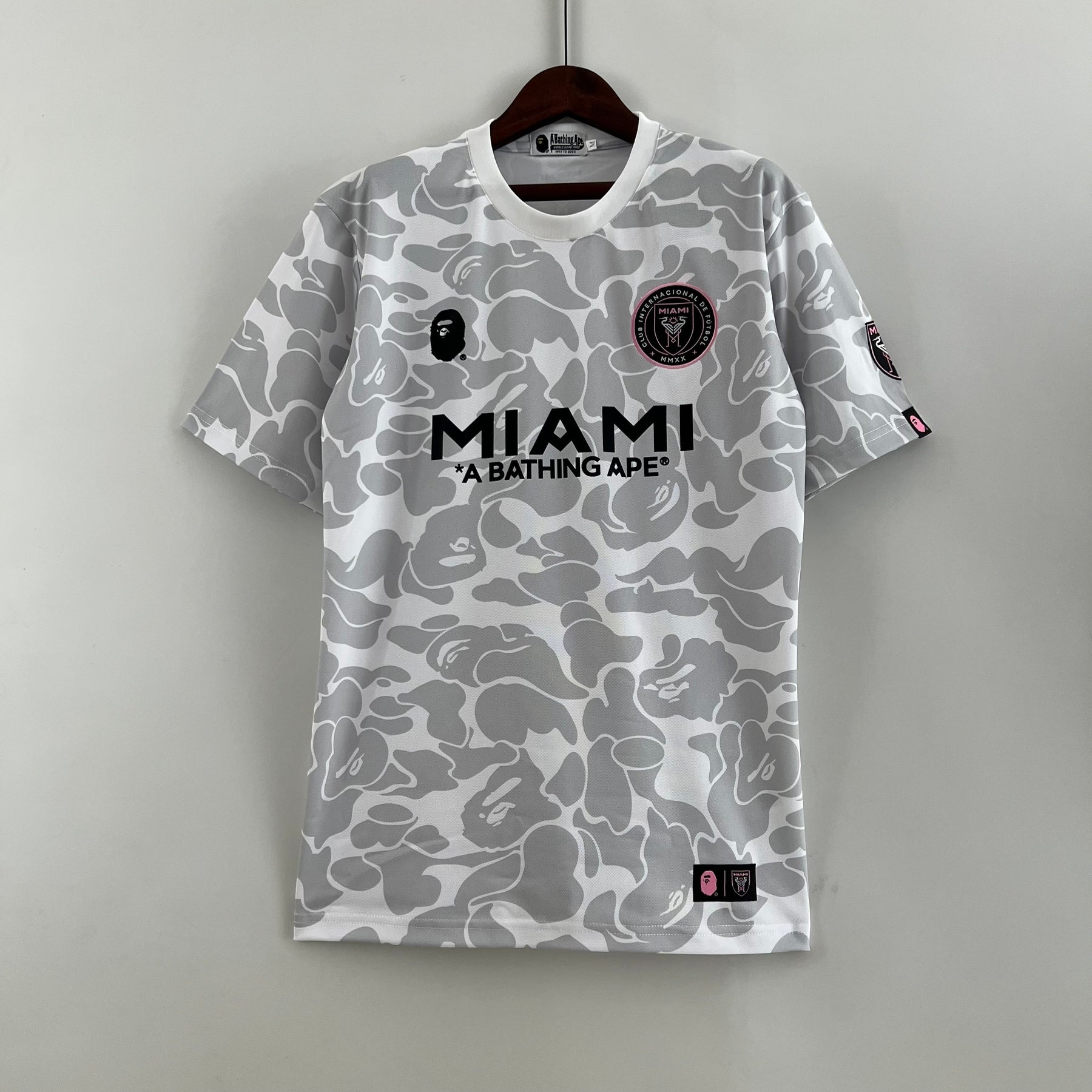 Camisa Inter Miami Edição Especial Bape 2023/24 - Bape Torcedor Masculina - Cinza/Branca