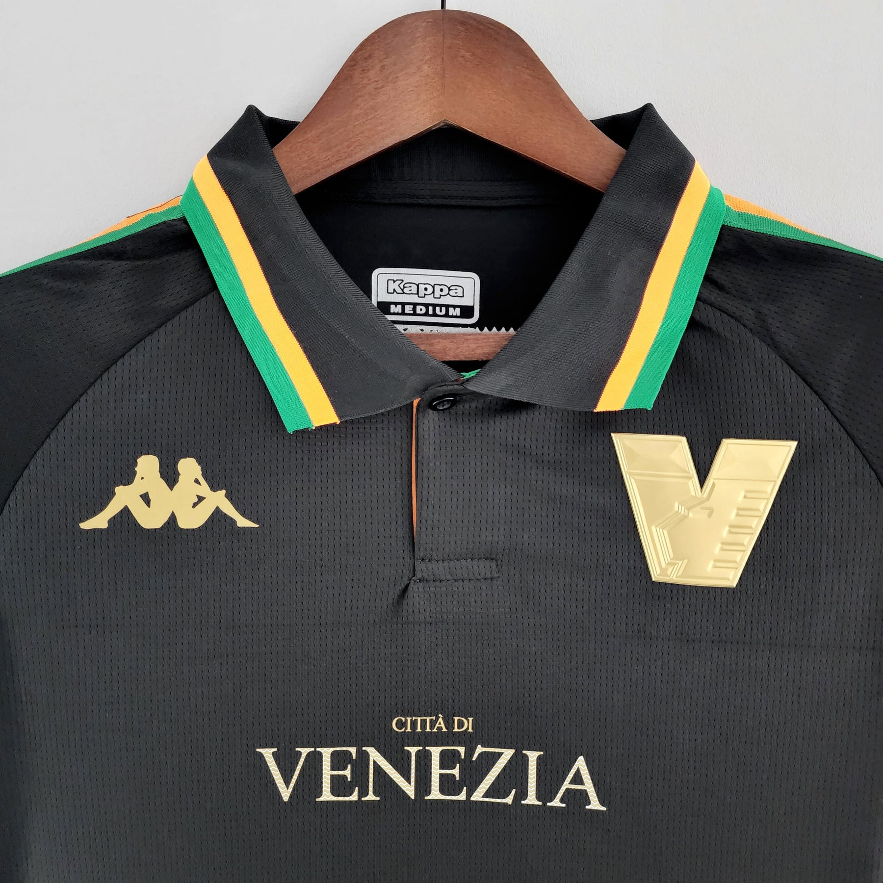 Camisa Venezia Home 2022/23 - Kappa Torcedor Masculina - Preta/Dourada