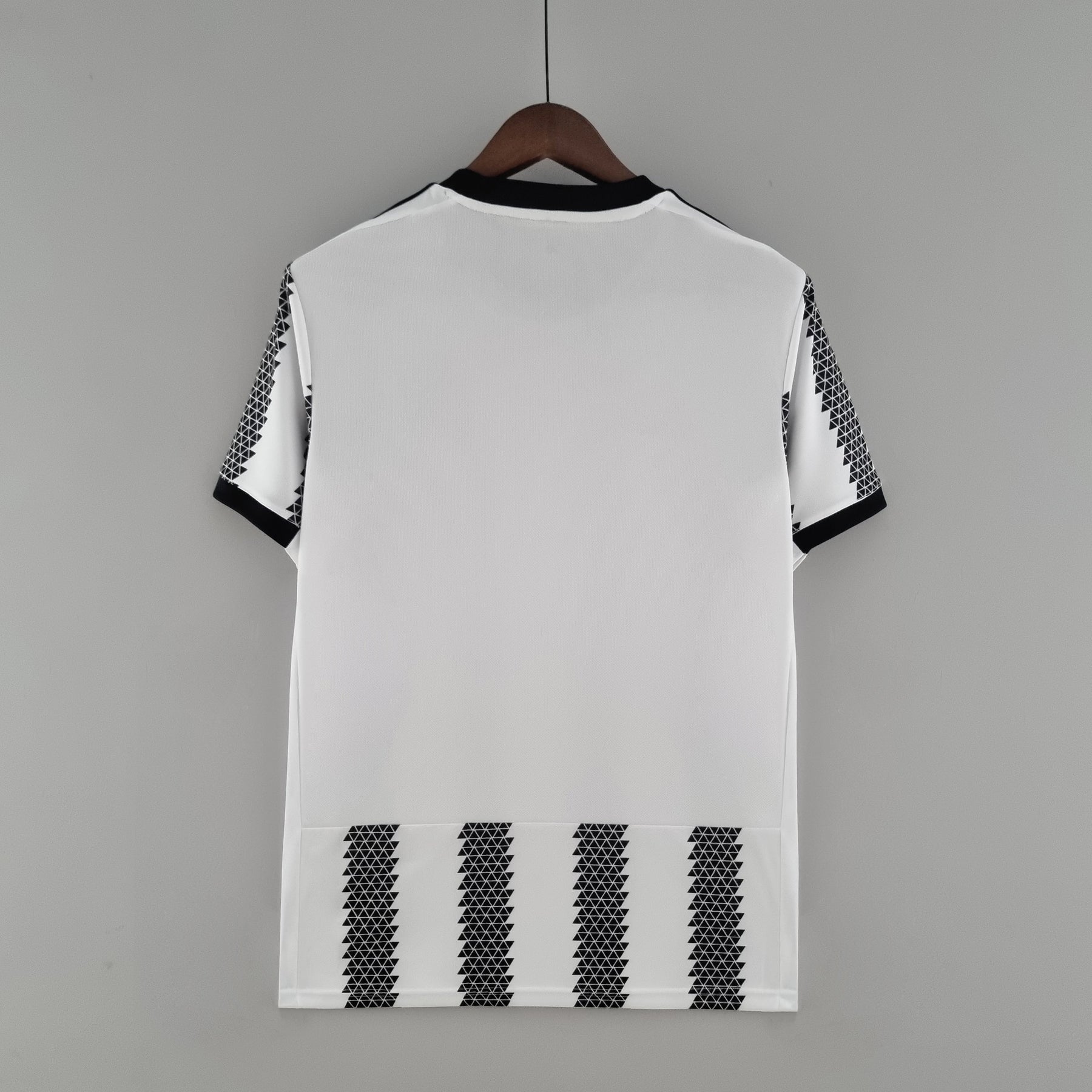 Camisa Juventus Home 2022/23 - Adidas Torcedor Masculina - Branca/Preta