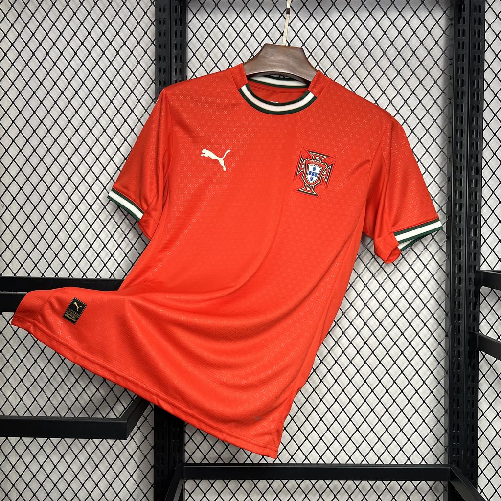 Camisa Seleção Portugal Home 2025/26 - Puma Torcedor Masculina - Vermelha/Verde