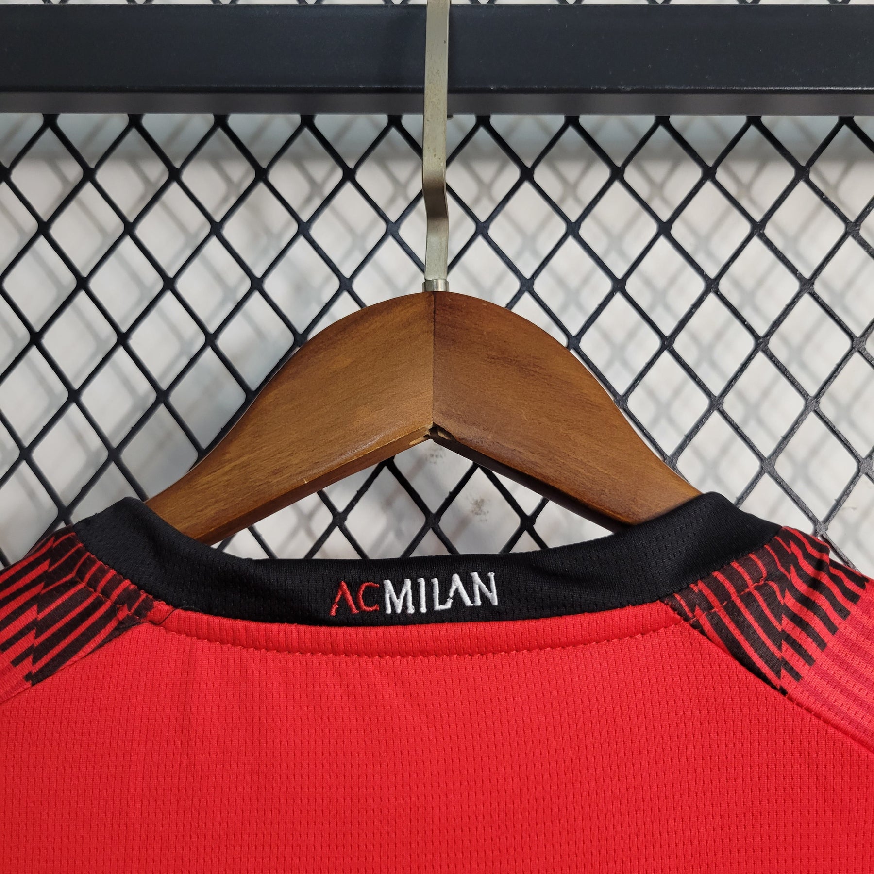 Kit Infantil AC Milan Home 2023/24 - Puma Torcedor - Vermelha/Preta