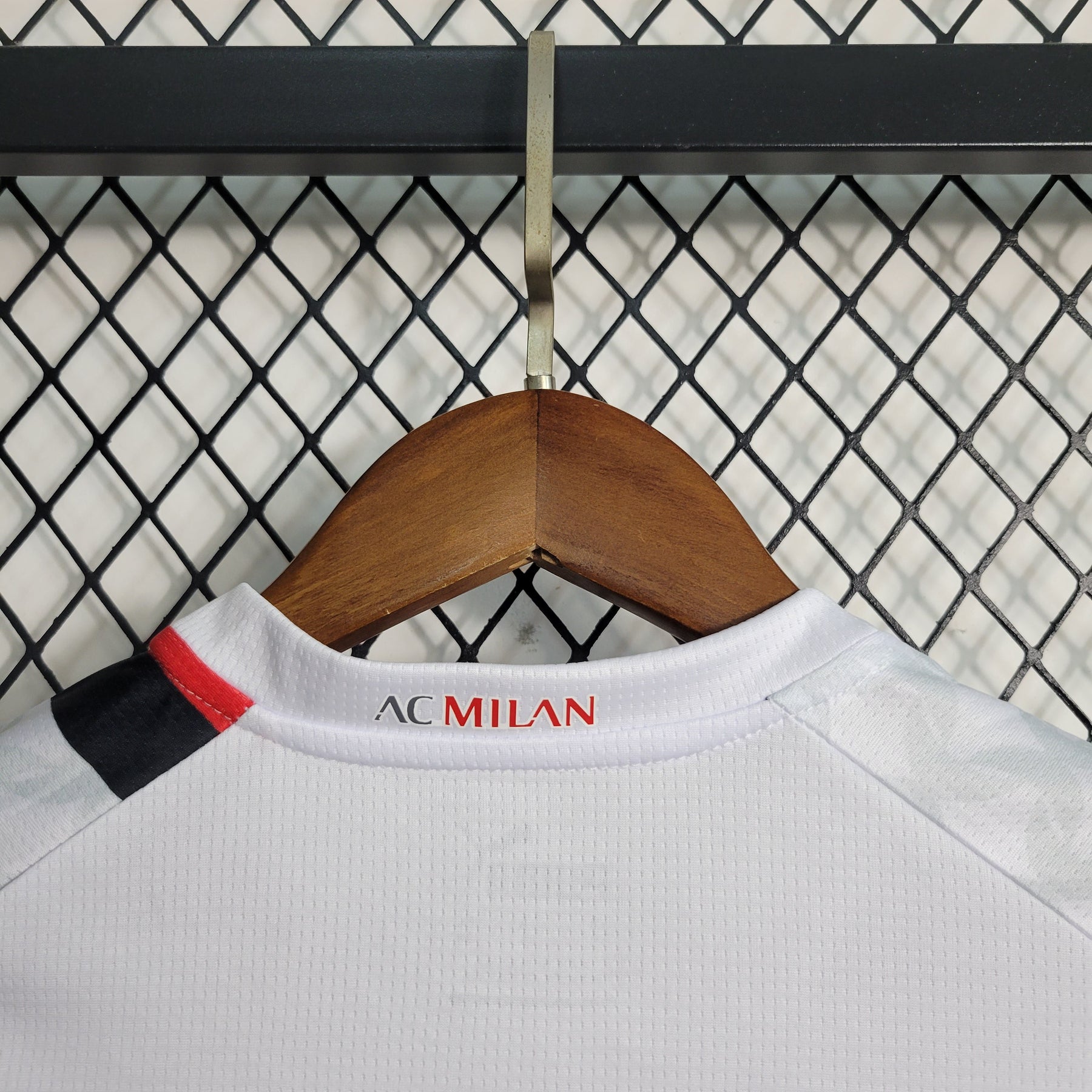 Kit Infantil AC Milan Away 2023/24 - Puma Torcedor - Branca/Vermelha