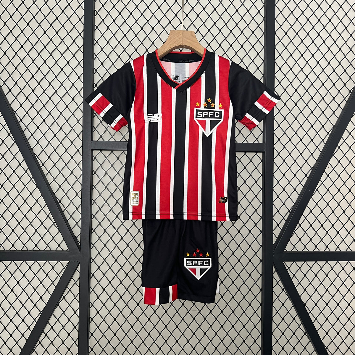 Kit Infantil São Paulo Away 2024/25 - New Balace Torcedor - Vermelha/Preta