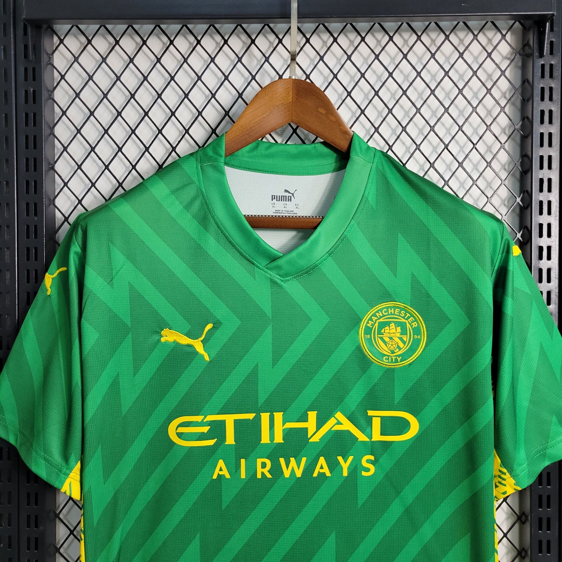 Camisa Manchester City Goleiro 2023/24 - Puma Torcedor Masculina - Verde/Amarela