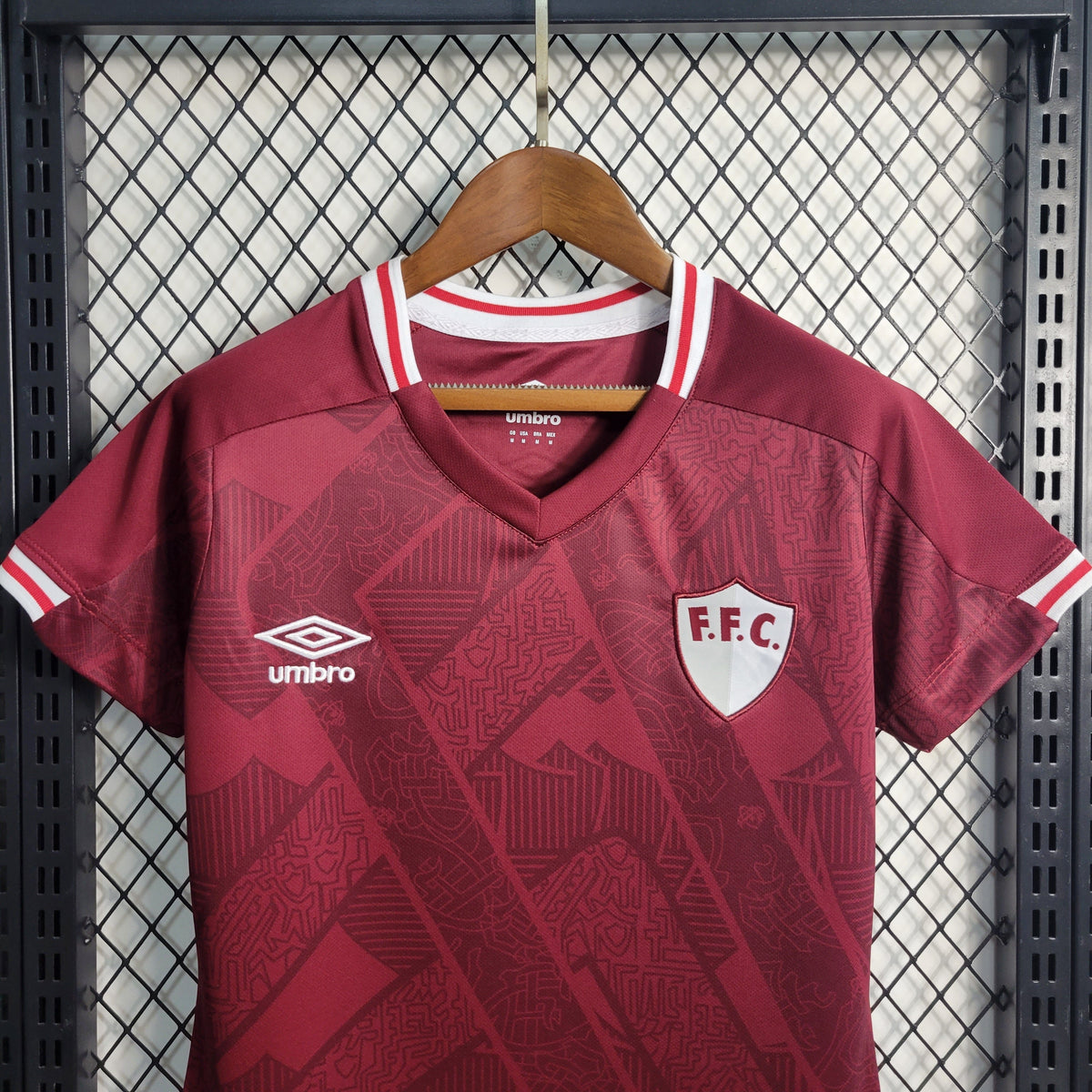 Camisa Fluminense Away 2023/24 - Umbro Torcedor Feminina - Bordo/Branca