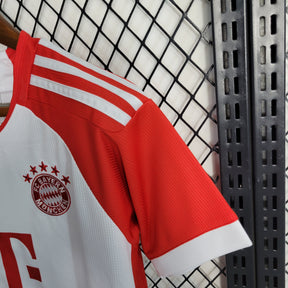 Kit Infantil Bayern de Munchen Home 2023/24 - Adidas Torcedor - Branca/Vermelha