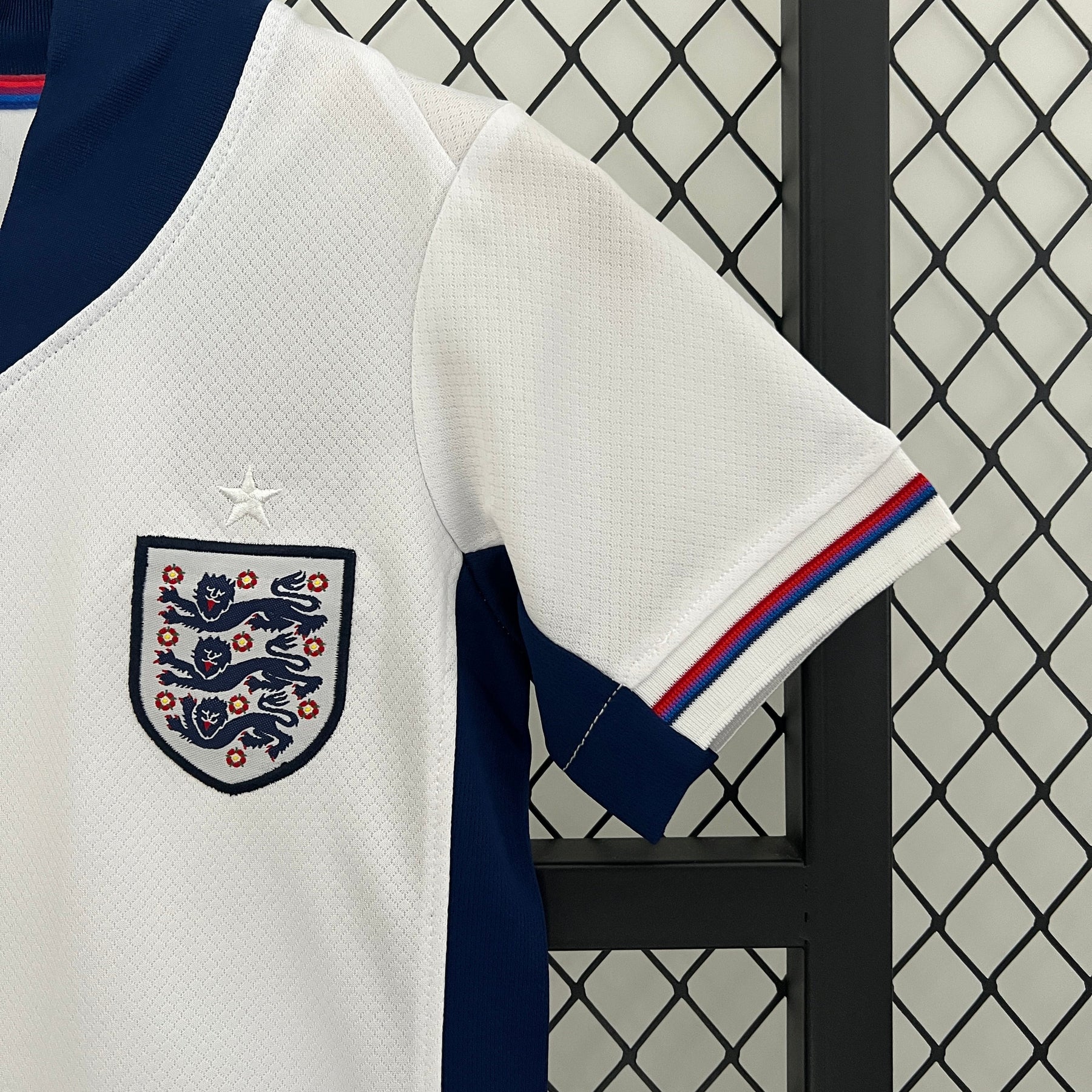 Kit Infantil Seleção Inglaterra Home 2024/25 - Nike Torcedor - Branca/Azul