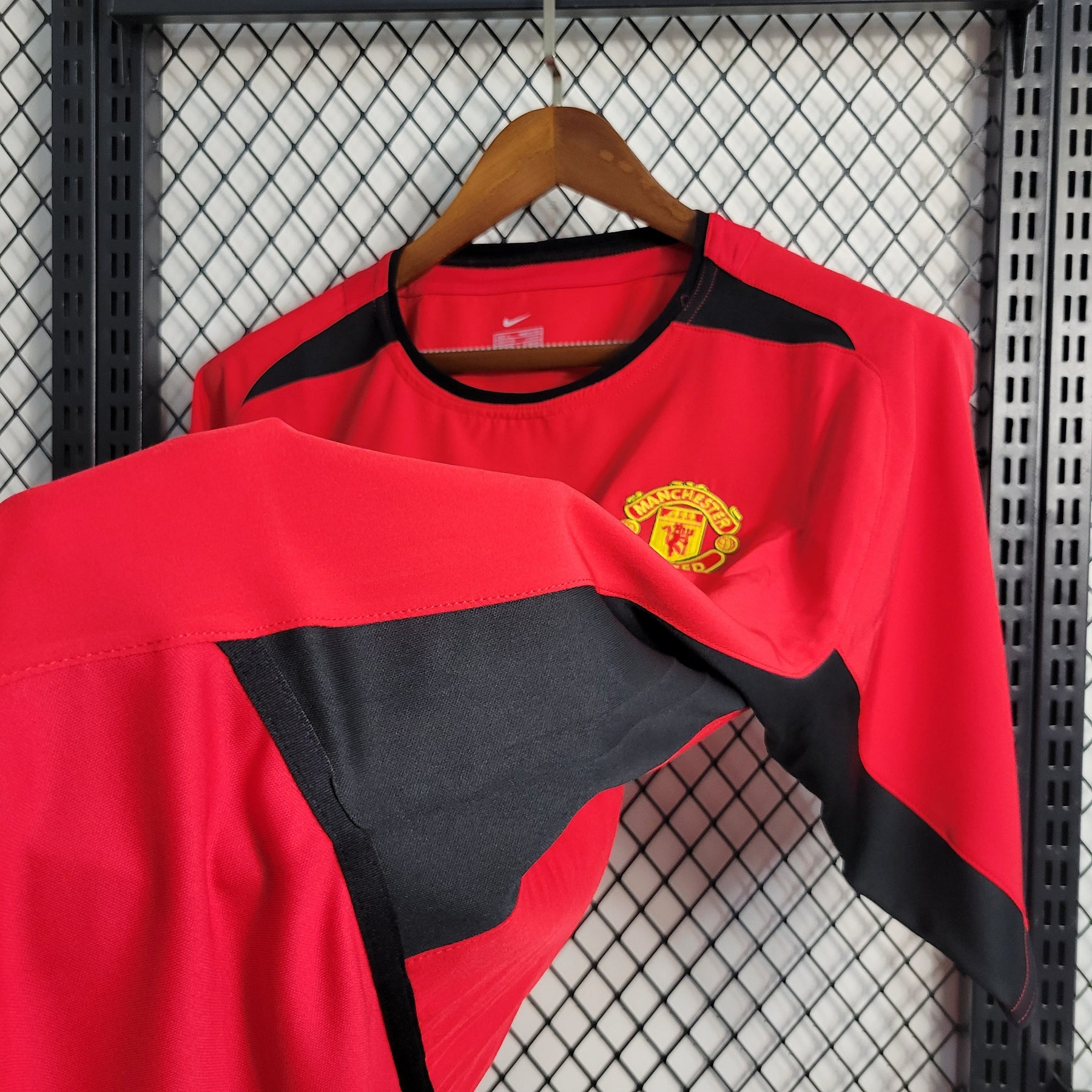 Camisa Manchester United Home 2002/04 - Nike Retrô Masculina - Vermelha/Preta