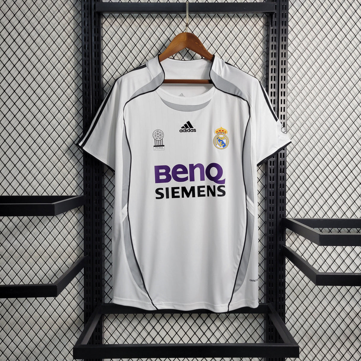 Camisa Real Madrid Home 2006/07 - Adidas Retrô Masculina - Branca/Cinza