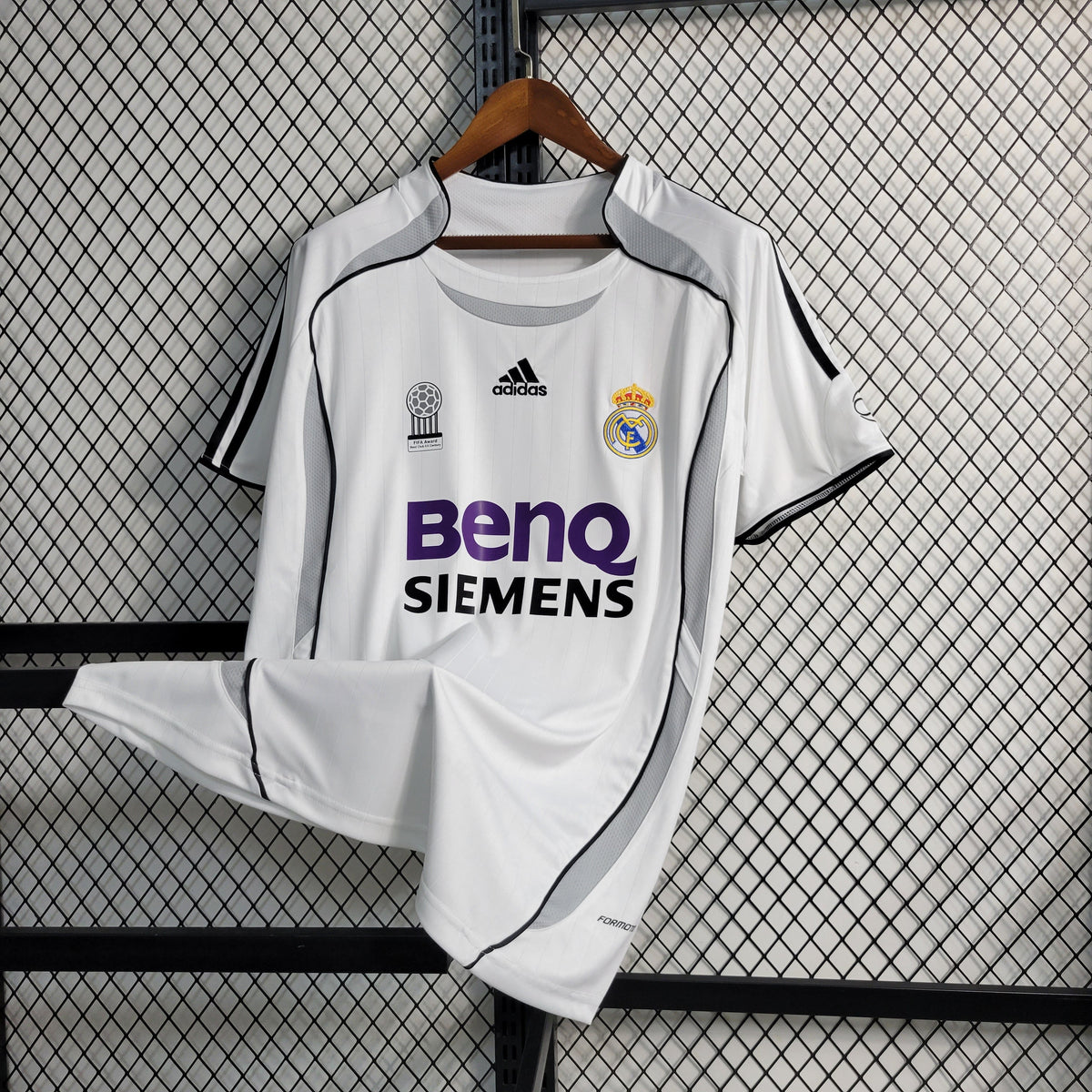 Camisa Real Madrid Home 2006/07 - Adidas Retrô Masculina - Branca/Cinza