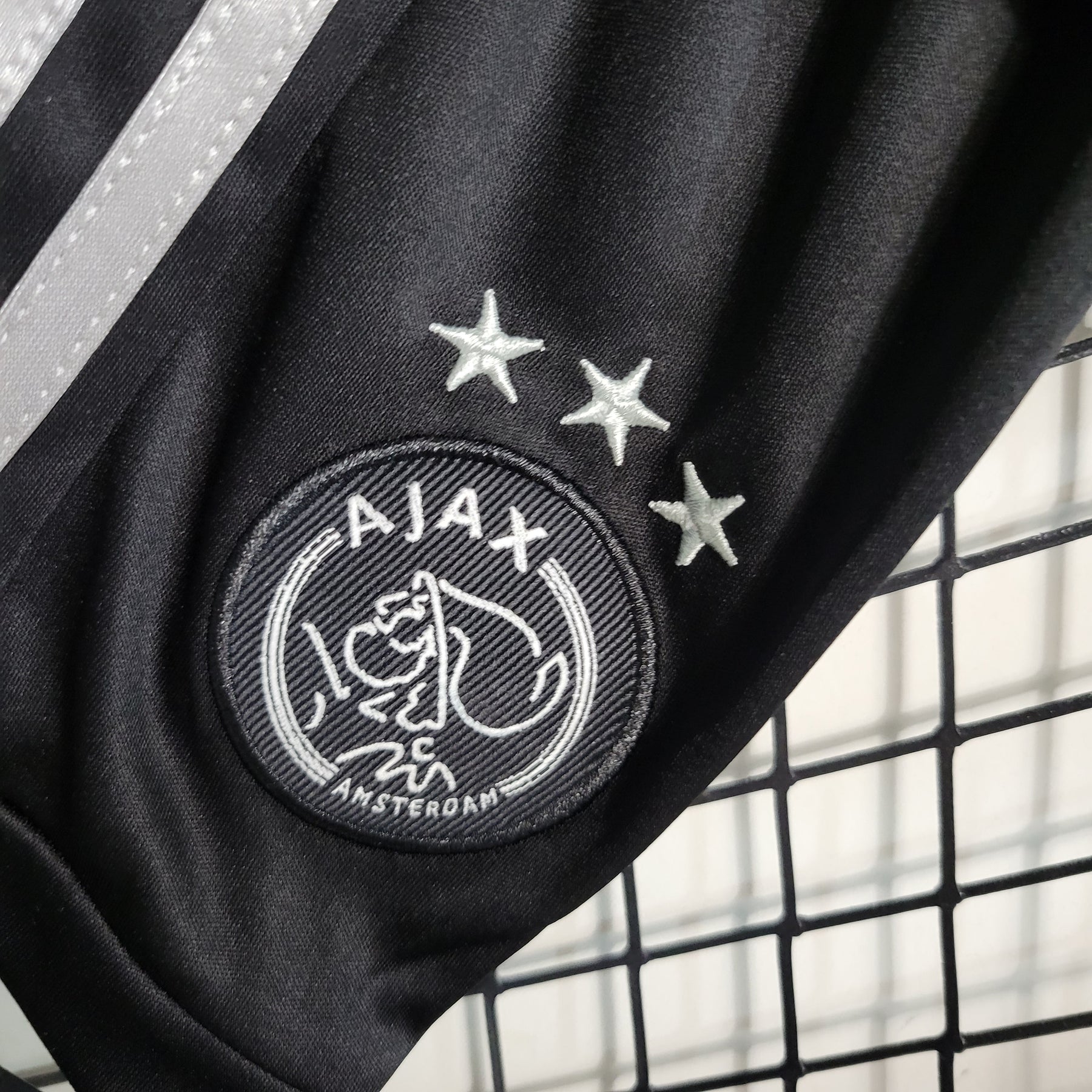 Kit Infantil Ajax Away 2023/24 - Adidas Torcedor - Preta/Branca