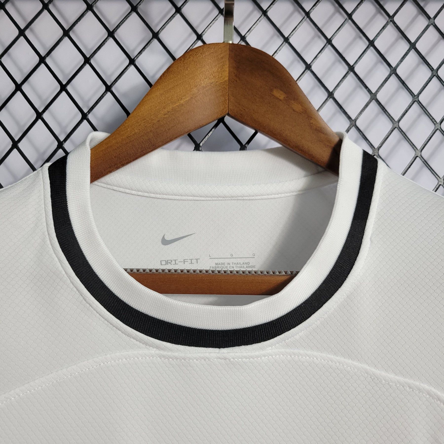 Camisa Frankfurt Away 2022/23 - Nike Torcedor Masculina - Branca/Preta