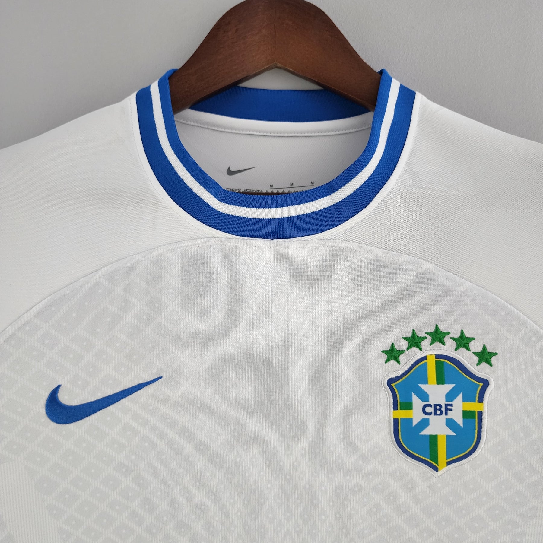 Camisa Seleção Brasil Edição Especial 2022 - Nike Torcedor Masculina - Branca/Azul