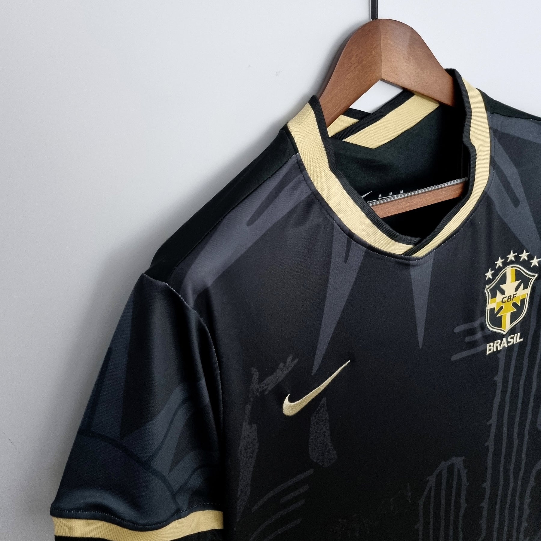 Camisa Seleção Brasil Edição Especial 2022 - Nike Torcedor Masculina - Preta/Dourada