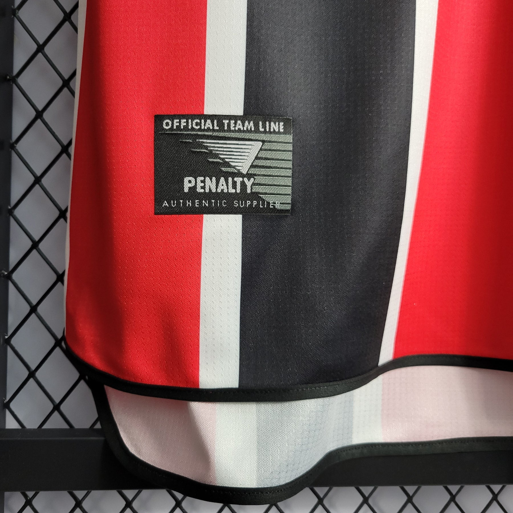 Camisa São Paulo Away 2000 - Penalty Retrô Masculina - Vermelha/Preta