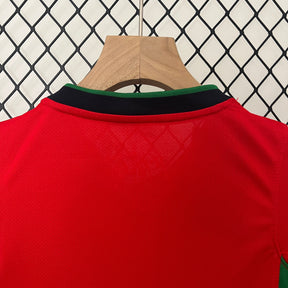 Kit Infantil Seleção Portugal Home 2024/25 - Nike Torcedor - Vermelha/Verde