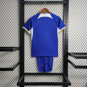 Kit Infantil Chelsea Home 2023/24 - Nike Torcedor - Azul/Dourado