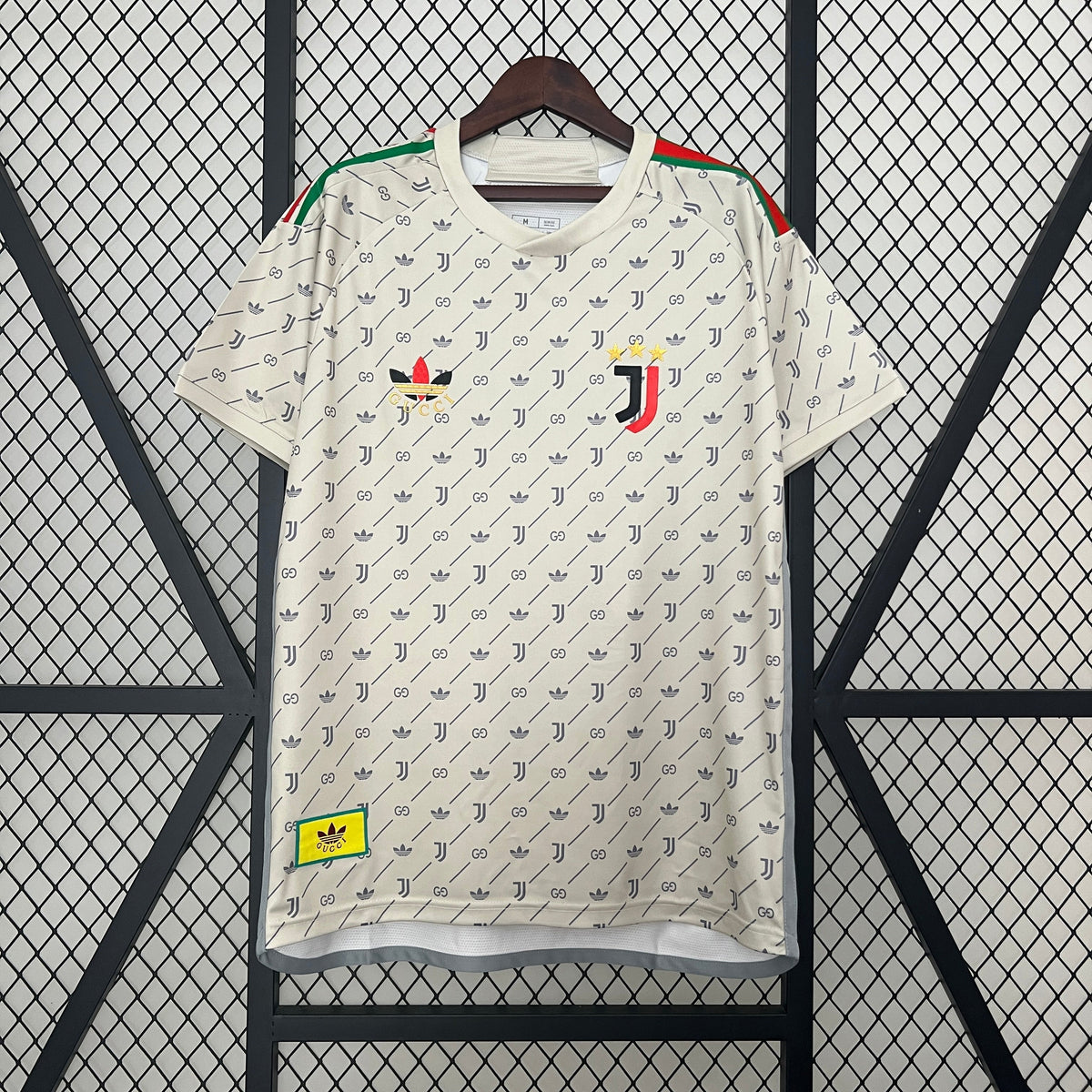 Camisa Juventus Edição Especial 2024/25 - Adidas Torcedor Masculina - Bege/Cinza