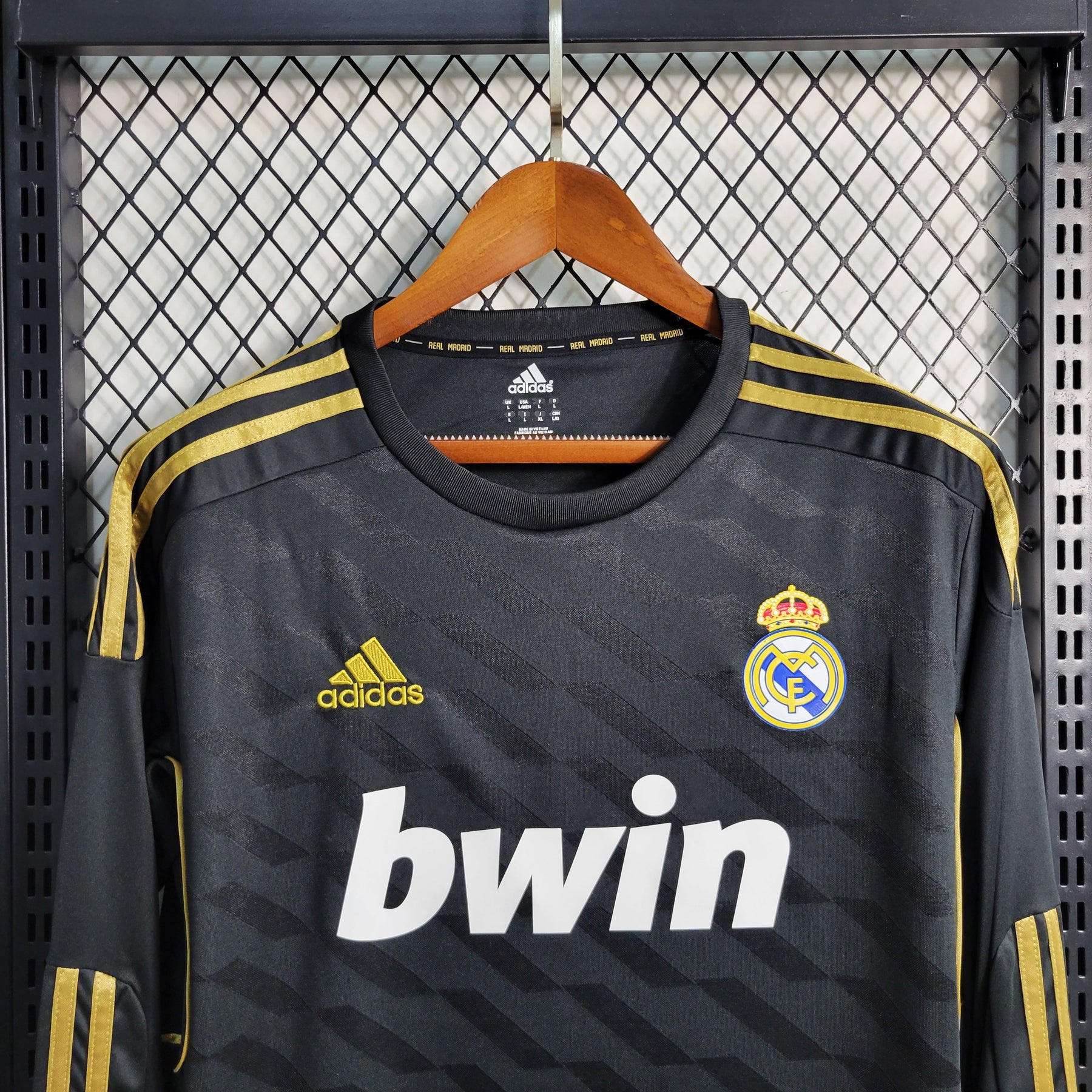 Camisa Manga Longa Real Madrid Away 2011/12 - Adidas Retrô Masculina - Preta/Dourada