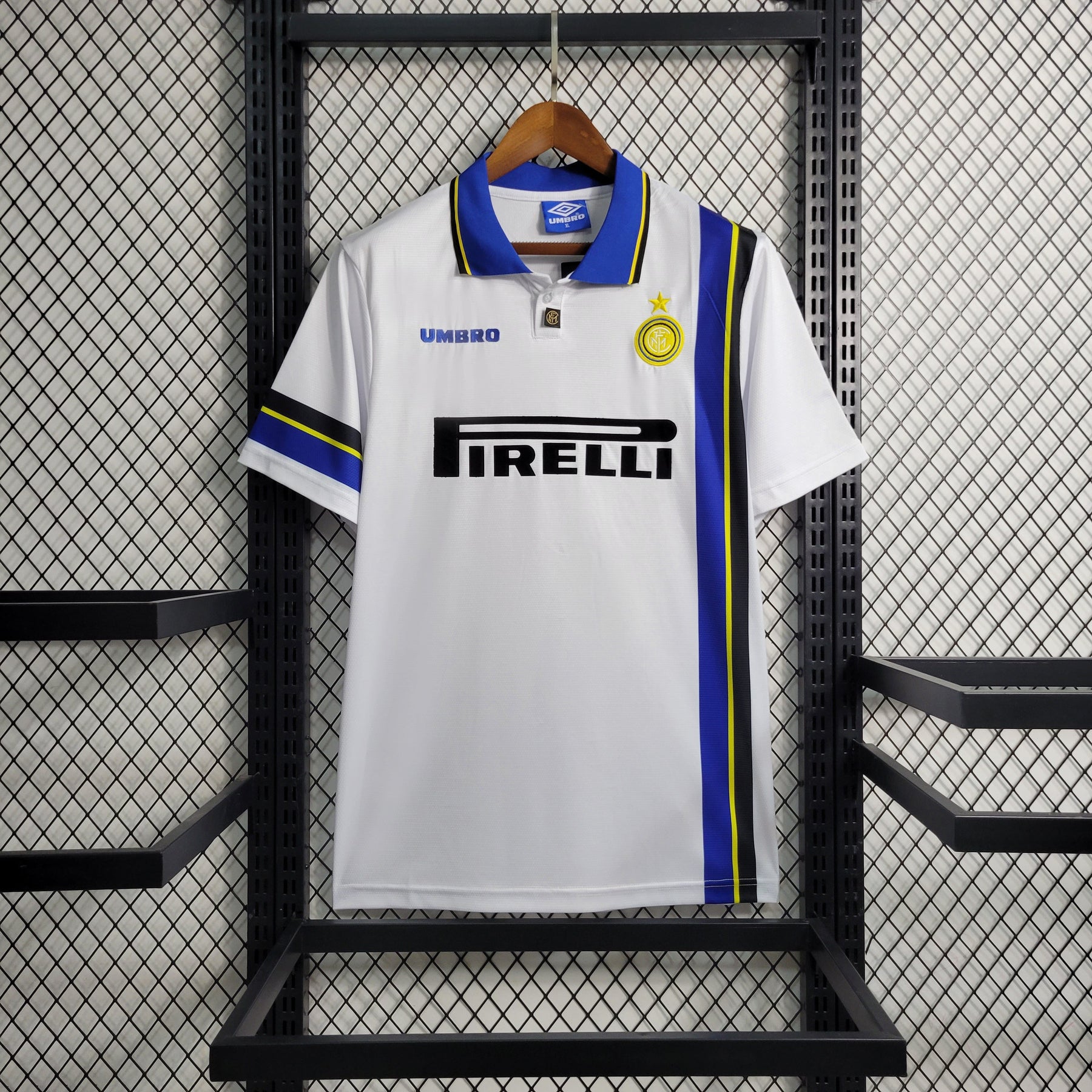 Camisa Inter de Milão Away 1997/98 - Umbro Retrô Masculina - Branca/Azul