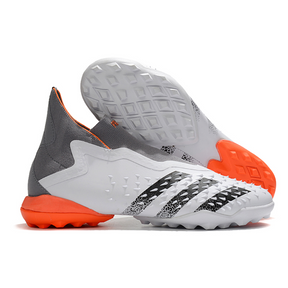 Chuteira Adidas Predator Freak + Society White Spark