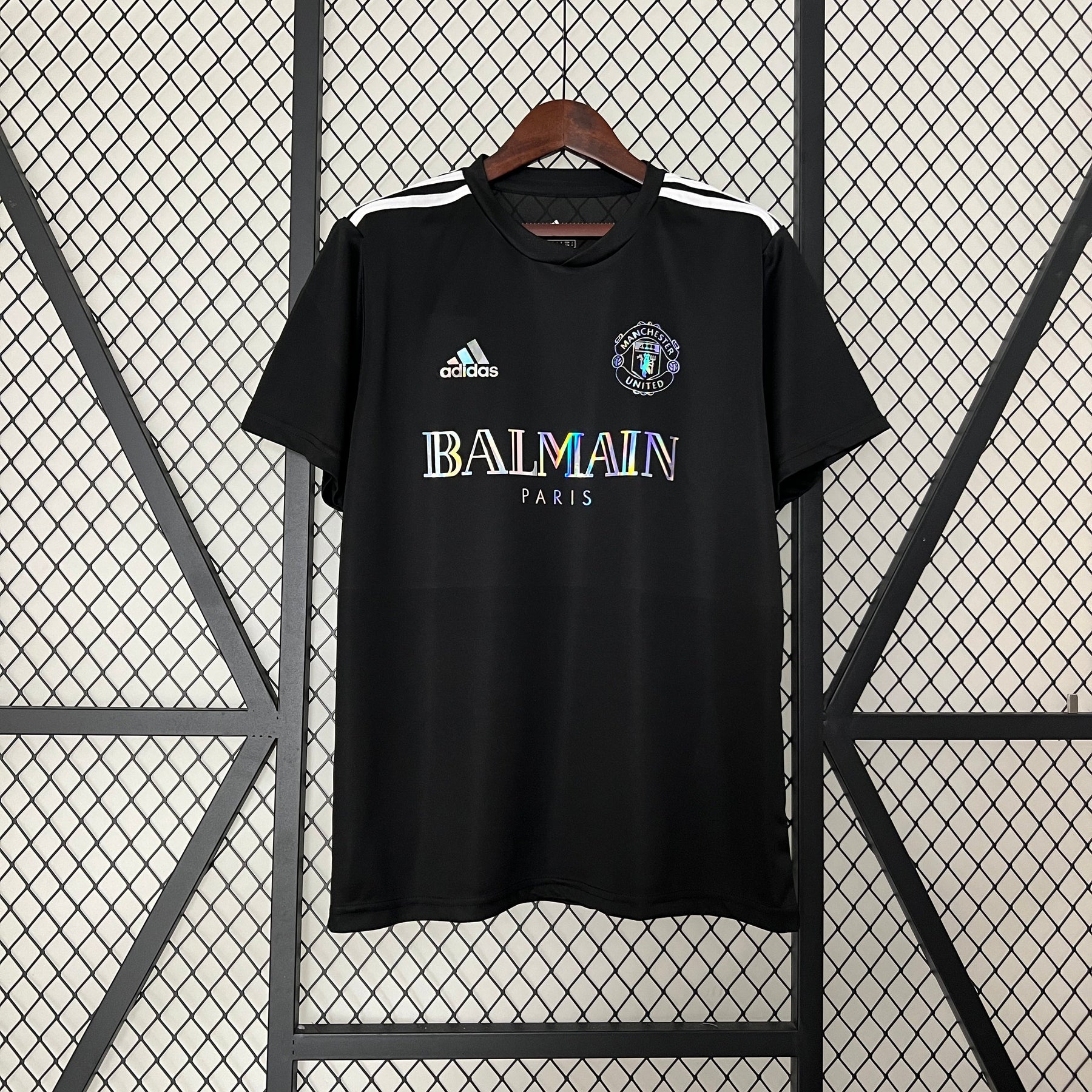 Camisa Manchester United Edição Especial Balmain 2023/24 - Adidas Torcedor Masculina - Refletivel - Preta