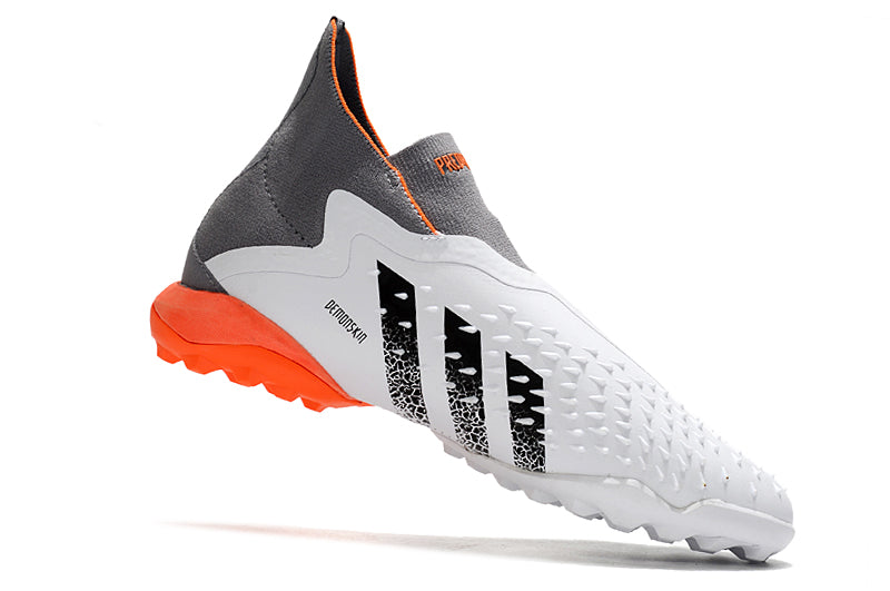 Chuteira Adidas Predator Freak + Society White Spark