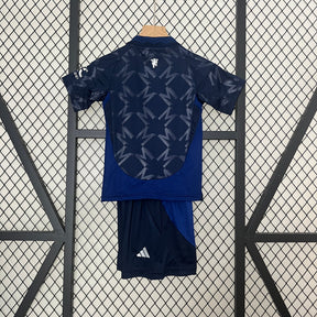 Kit Infantil Manchester United Away 2024/25 - Adidas Torcedor - Azul