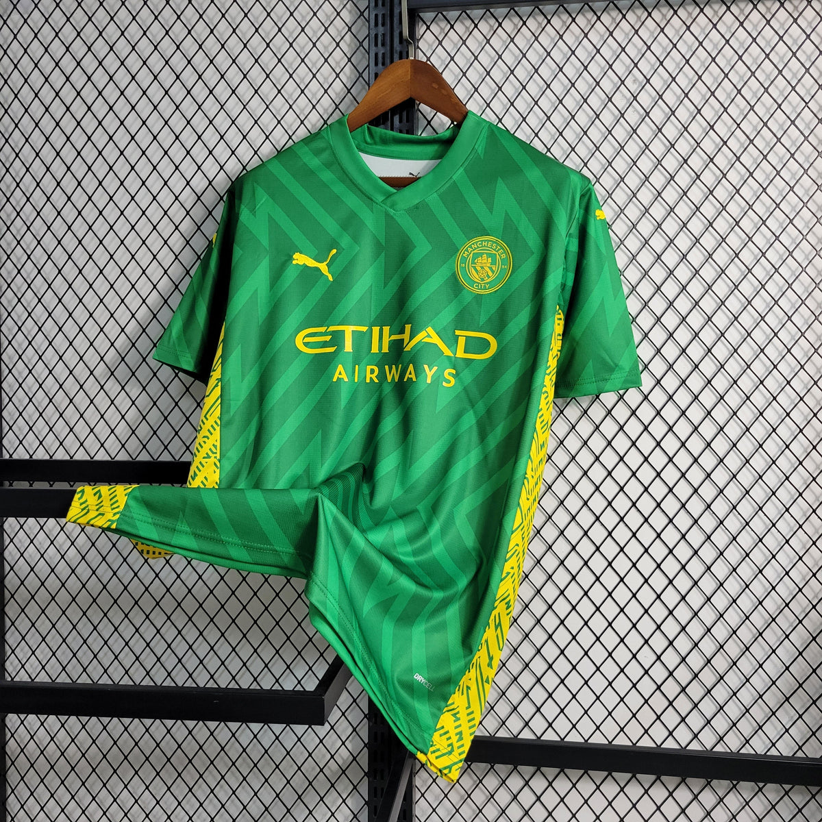 Camisa Manchester City Goleiro 2023/24 - Puma Torcedor Masculina - Verde/Amarela