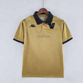 Camisa Venezia 2022/23 - Kappa Torcedor Masculina - Dourada/Preta