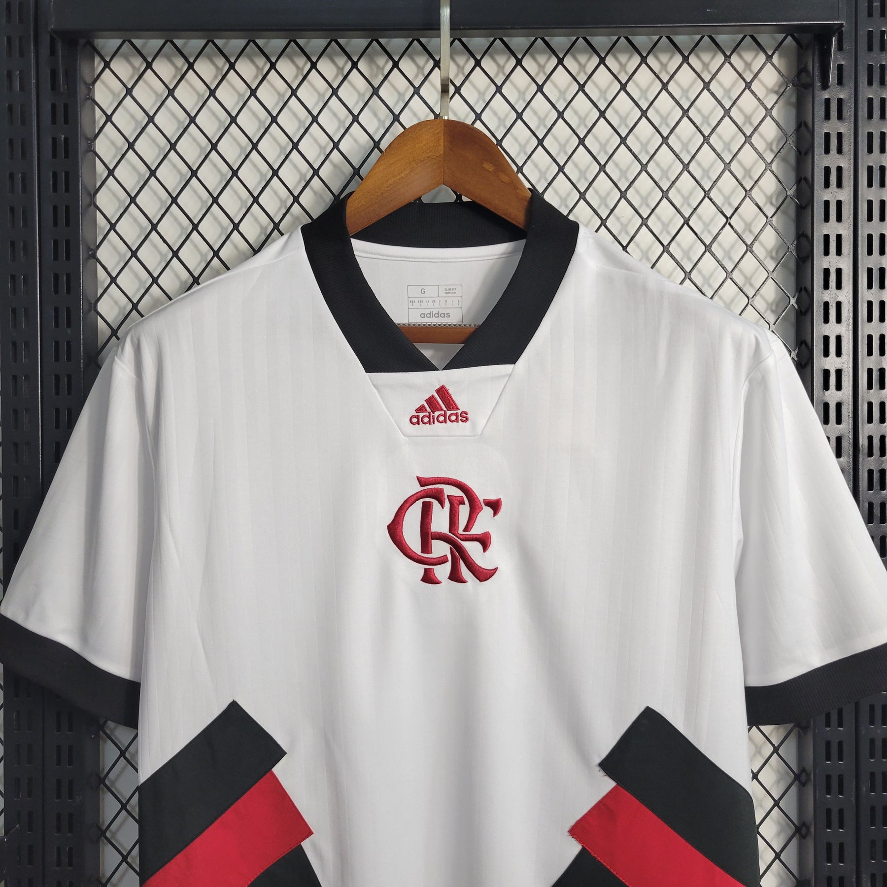 Camisa Flamengo 2023/24 - Adidas Torcedor Masculina - Branca/Vermelha/Preta