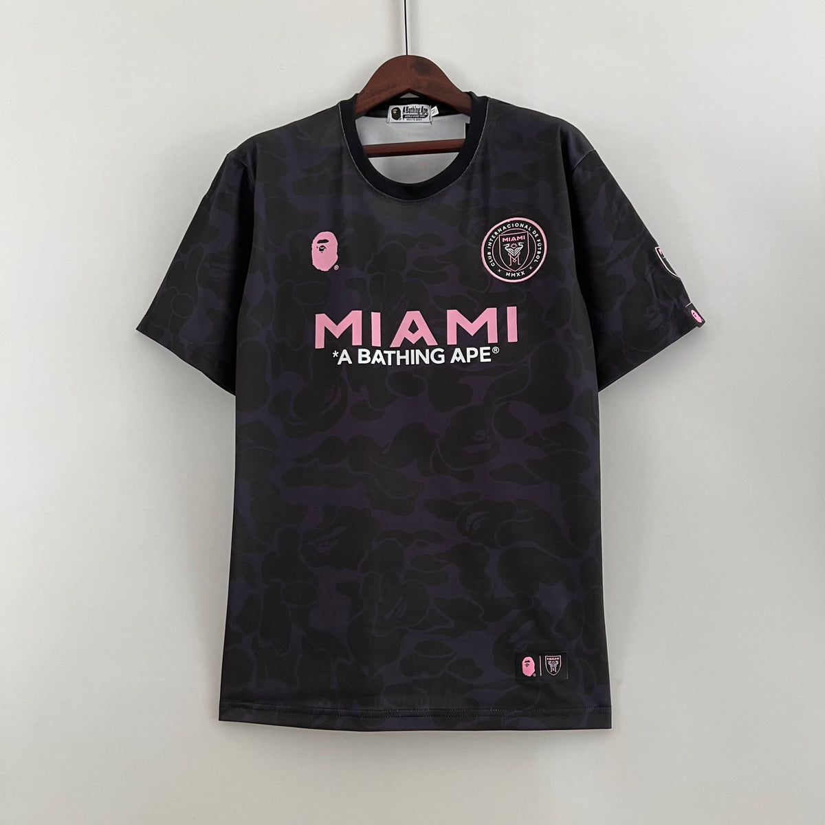 Camisa Inter Miami Edição Especial Bape 2023/24 - Bape Torcedor Masculina - Preta/Rosa