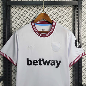 Camisa West Ham Away 2023/24 - Umbro Torcedor Masculina - Branca/Vermelha