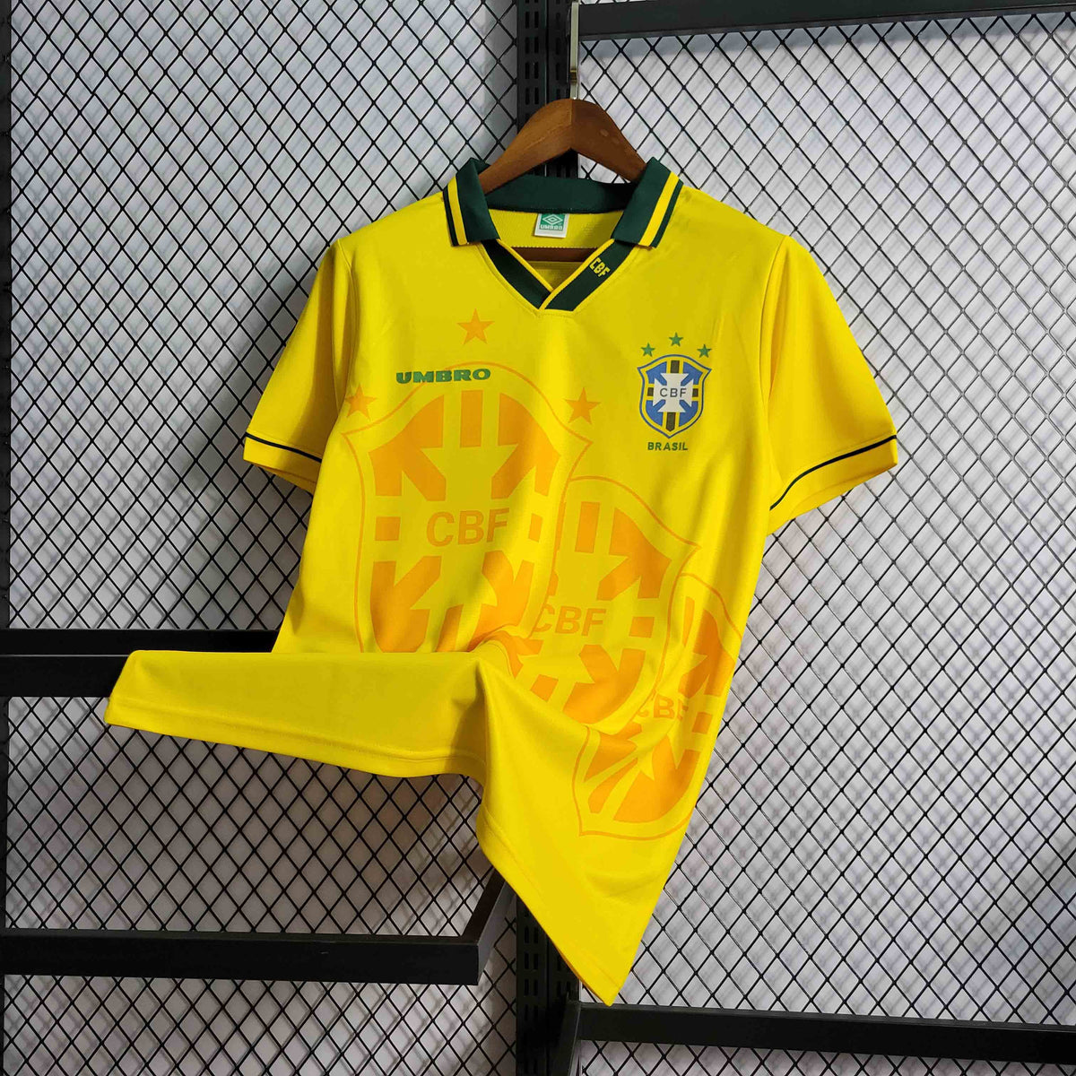 Camisa Seleção Brasileira Home 1993/1994 - Umbro Retrô Masculina - Amarela/Verde