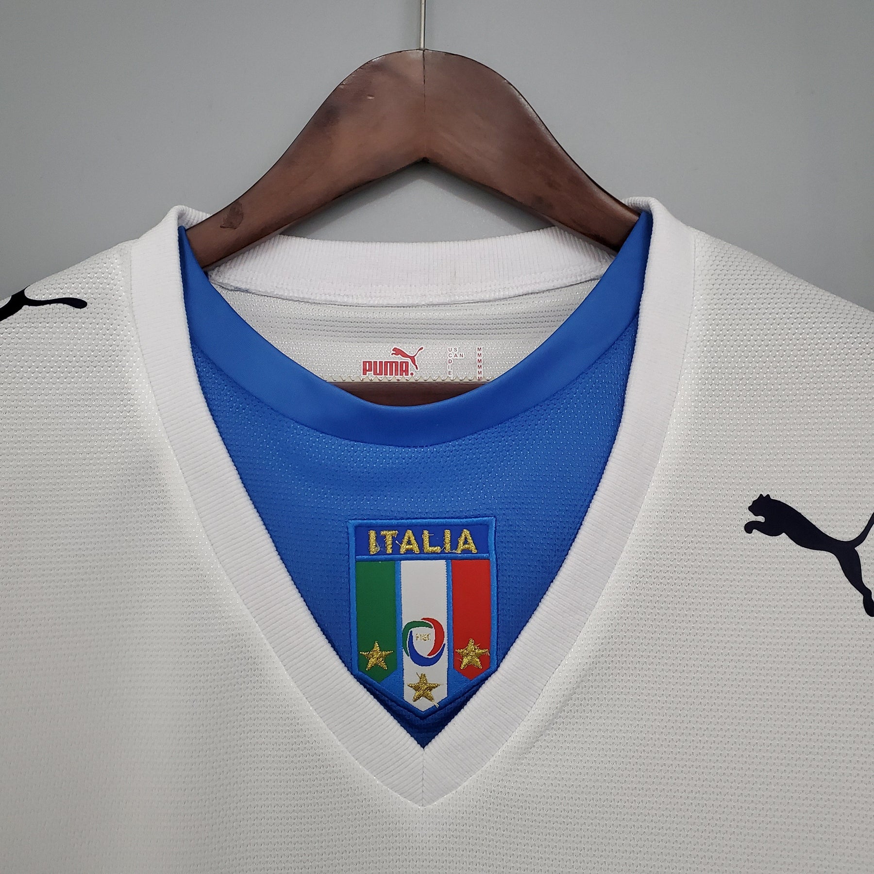 Camisa Seleção Itália Away 2006 - Puma Retrô Masculina - Branca/Azul