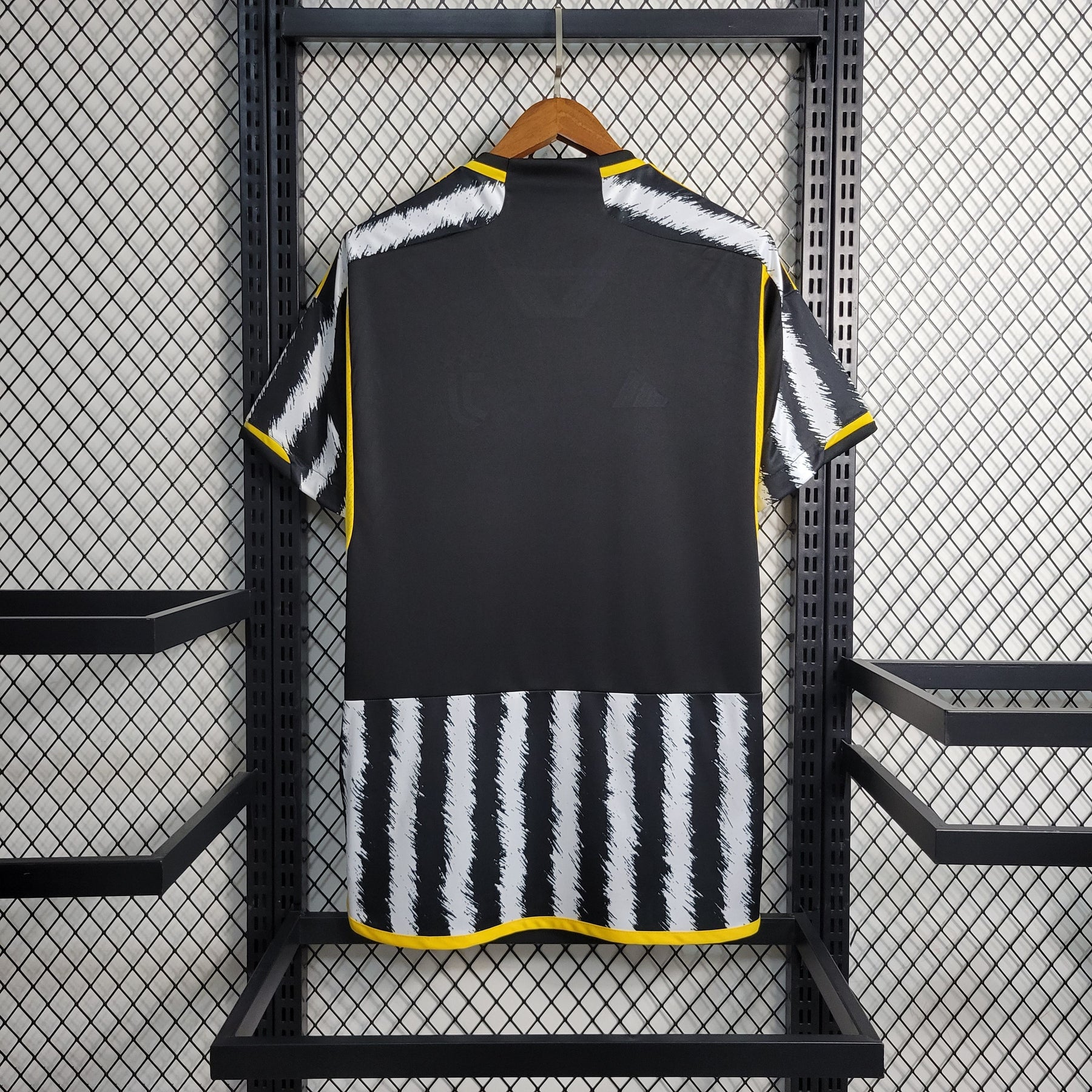 Camisa Juventus Home 2023/24 - Adidas Torcedor Masculina - Branca/Preta